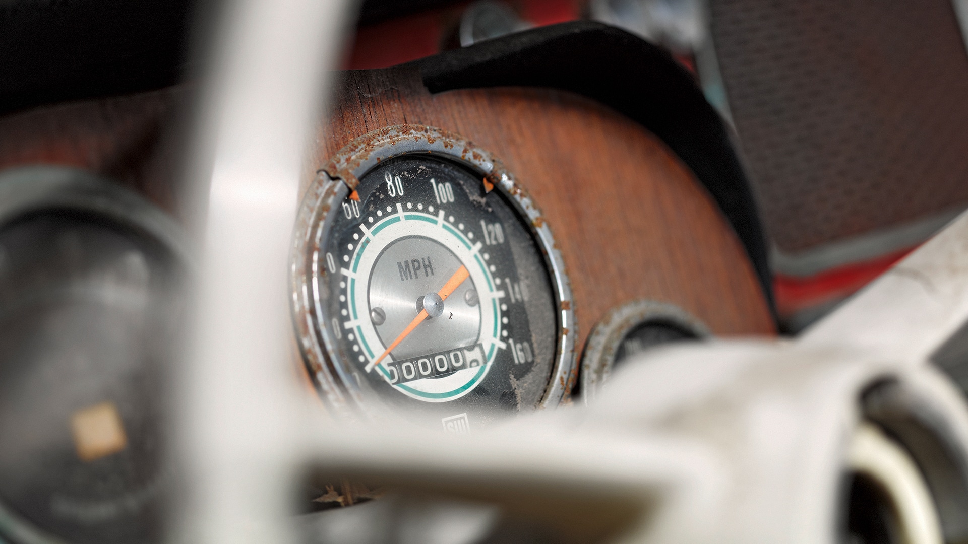 Elvis BMW 507 speedometer and interior trim