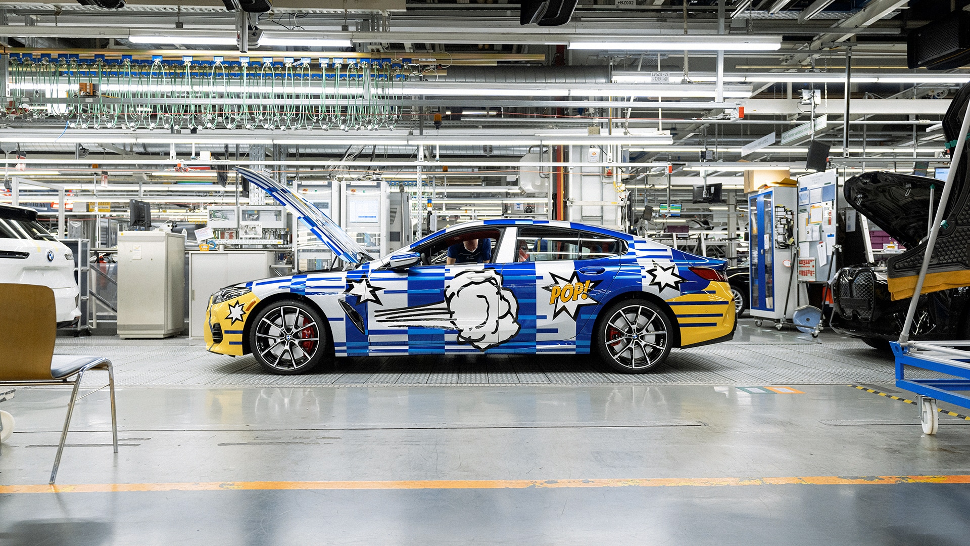 At the BMW Dingolfing plant, masterful craftsmanship is combined with unique design.