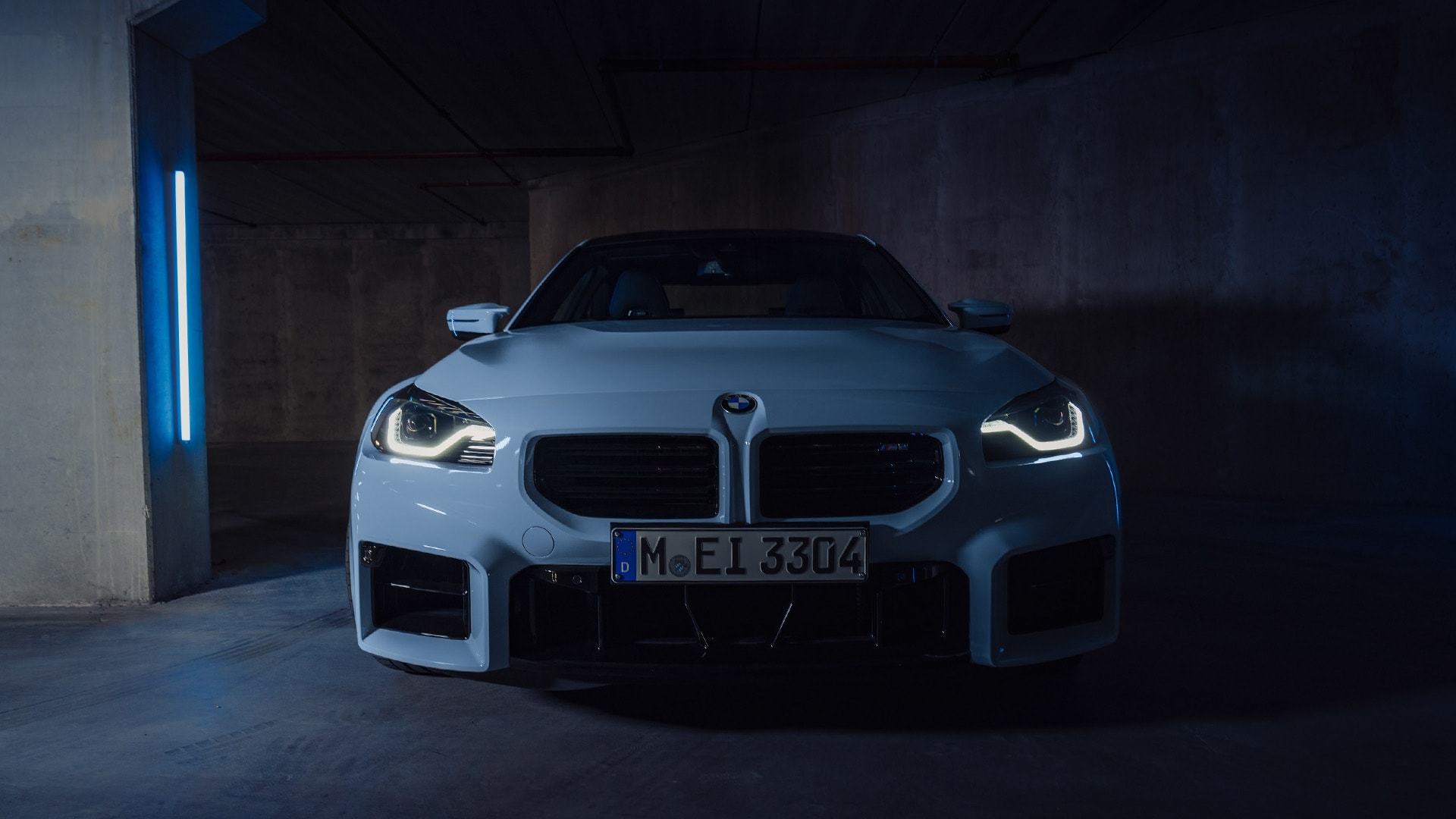 2023: The second generation of the BMW 2 Series made a clear statement with its striking single headlamp design. While the classic four-eyed face has characterised the BMW design language for decades, the BMW 2 Series Coupé and the BMW M2 are taking a new, independent design path with the reintroduction of the two-eyed face.