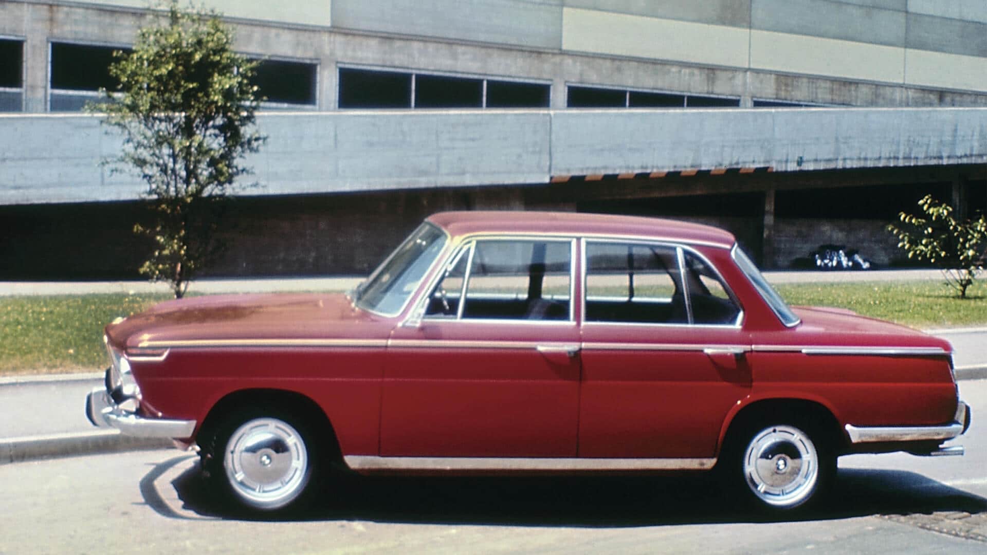 The most powerful version of the 2000 range, the tii, delivered 130 hp – incredible for its time.