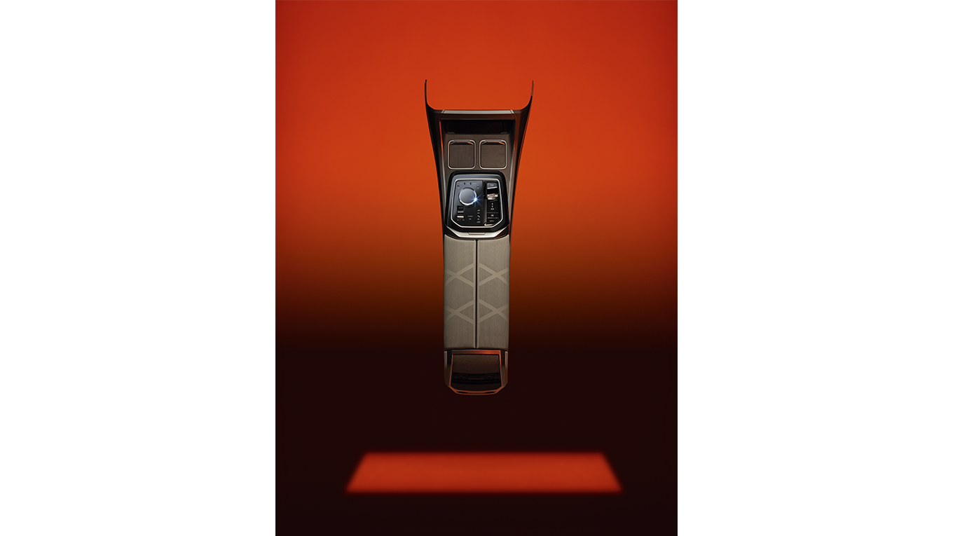 The development of the BMW iDrive began over 20 years ago. It premiered, of course, in a BMW 7 Series – after all, even today this vehicle series remains the BMW Group’s flagship product when it comes to luxury and technology.