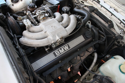 BMW e30 engine